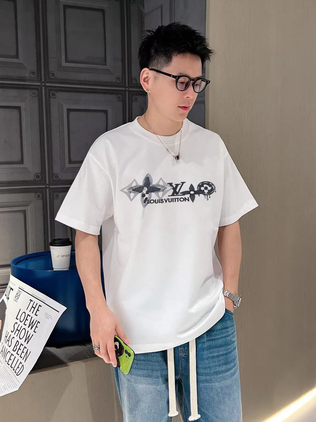 Louis Vuitton/ logo